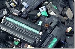 Tiens, c’est quoi ce gros bouchon sur mon toner ou Peut-on re-remplir un toner vide?